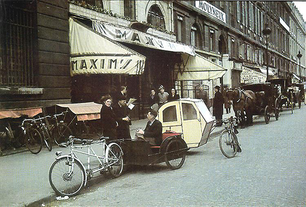 Paris-1942 Maxim